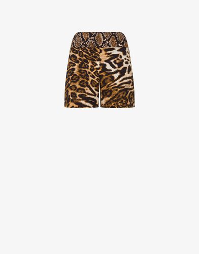 Shorts Aus Leichtem Cady Leopard Print - Boutique Moschino - Modalova