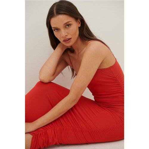 Jersey-Kleid mit Trägern und Rüschen - Red - Anika Teller x NA-KD - Modalova