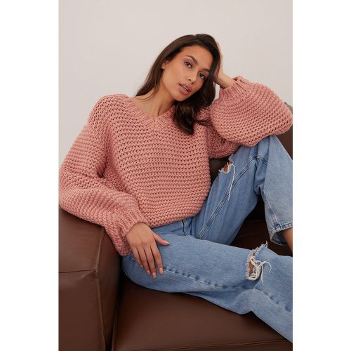 Sweater mit V-Ausschnitt - Pink - Handpicked x NA-KD - Modalova
