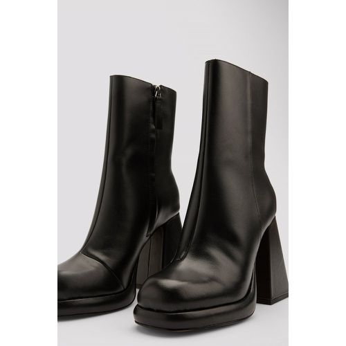 Plateau-Stiefel mit hohem Absatz - Black - NA-KD Shoes - Modalova